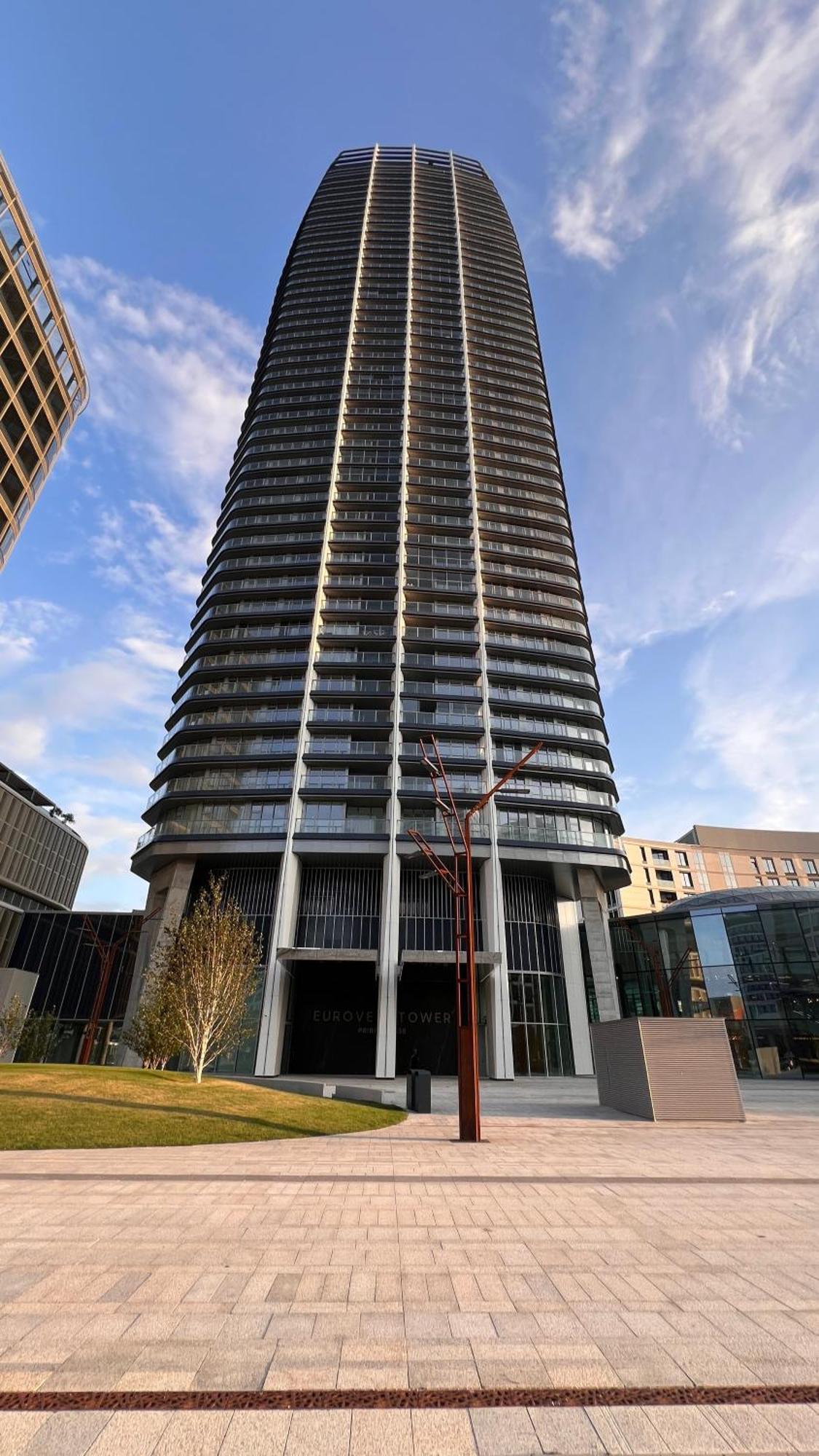 The First Skyscraper In Slovakia Bratislava Exterior foto
